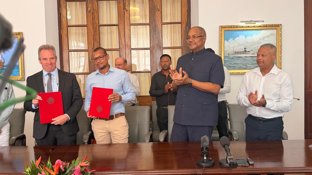 Agreement signed for first phase of dredging works