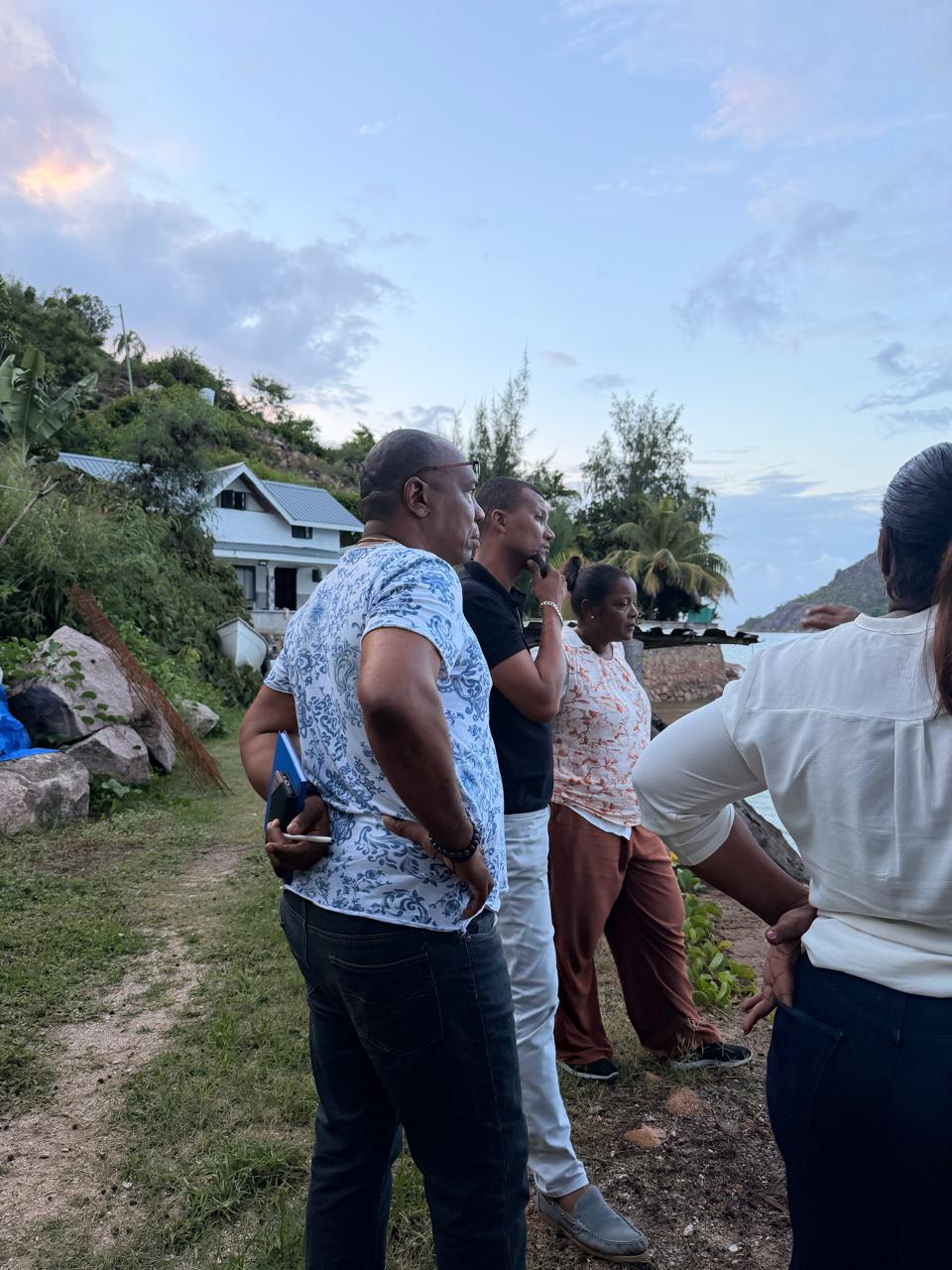 LHI delegation visits Praslin sites