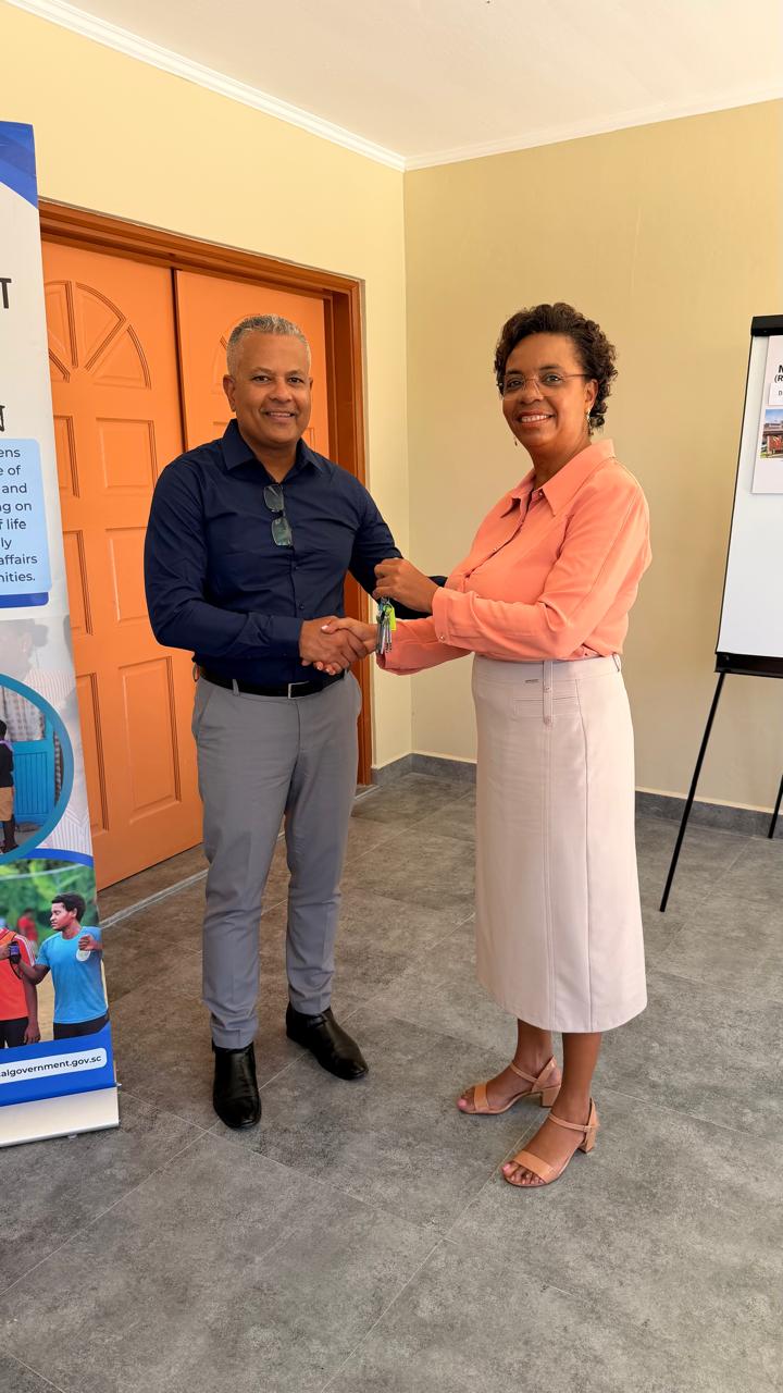 VP Pillay hands over Day care centre keys to Local Government